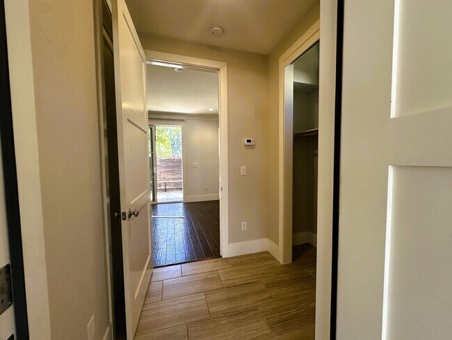 Building Photo - 2625 Nicasio Ln