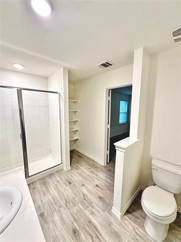 Building Photo - 604 Meadow Wood Ln