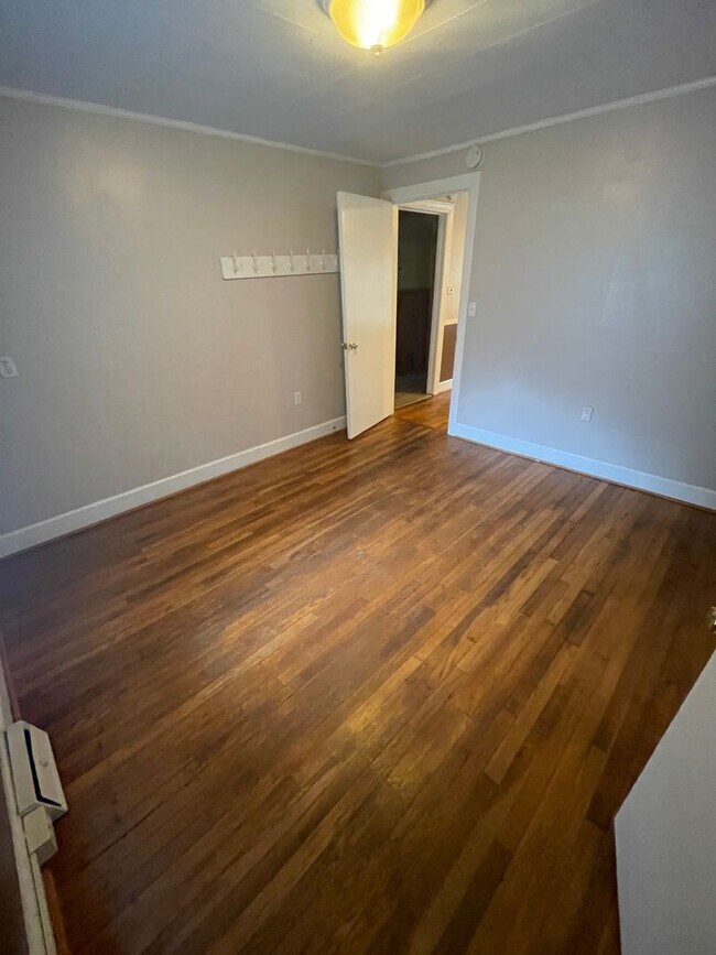 Building Photo - 296 Middle Fork Rd