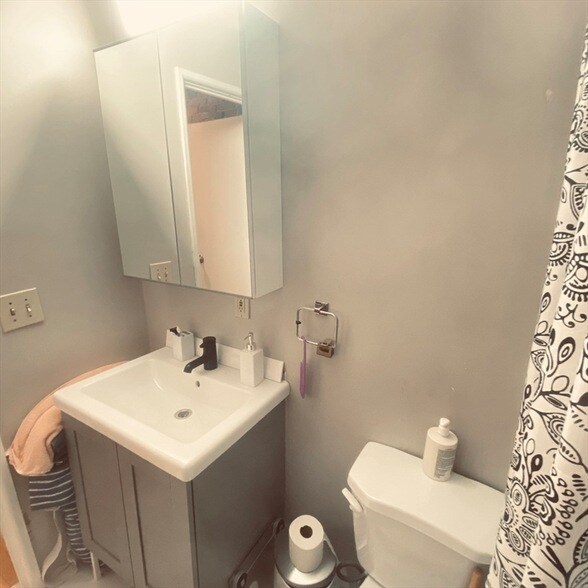 Building Photo - 34 Hancock St