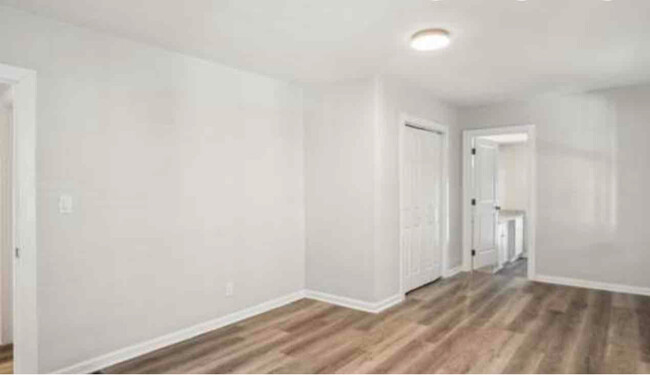 Building Photo - 1694 Kenmore St SW