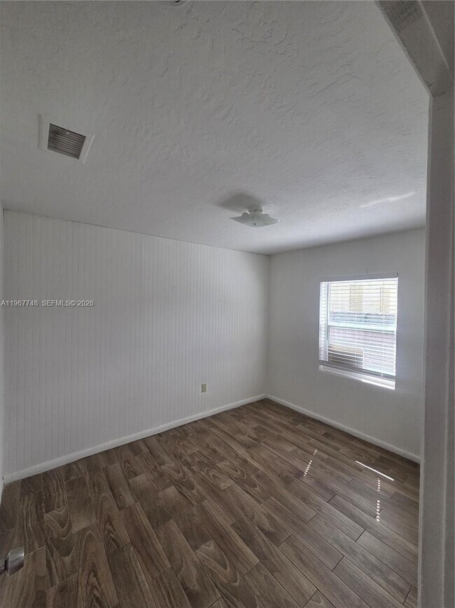 Building Photo - 503 N 25th St