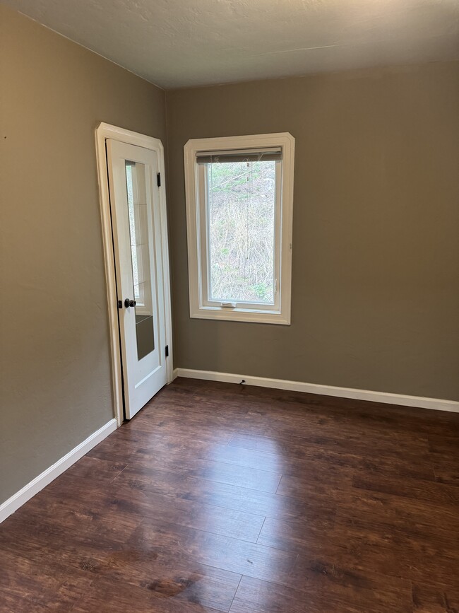 Building Photo - 828 Mariposa St