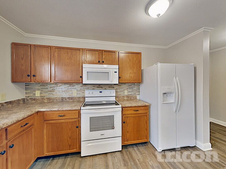 Building Photo - 2609 Woodfield Blvd