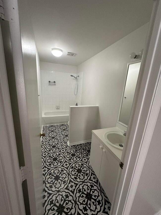Building Photo - 6856 Mill Brook Pl