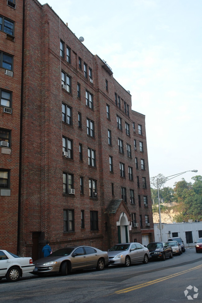 Building Photo - 14 Caryl Ave
