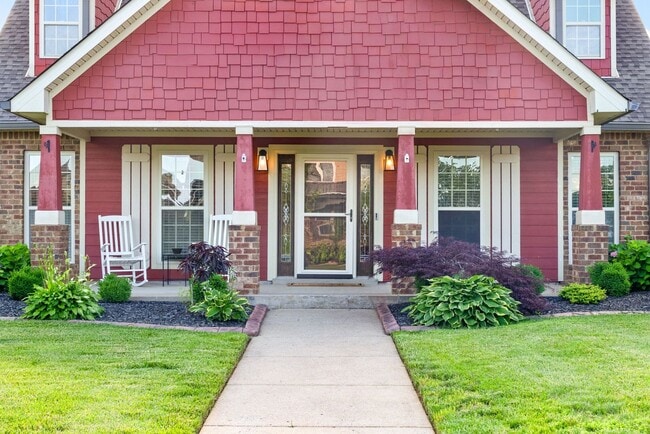 Building Photo - Beautiful Craftsman Style Home Waiting for...