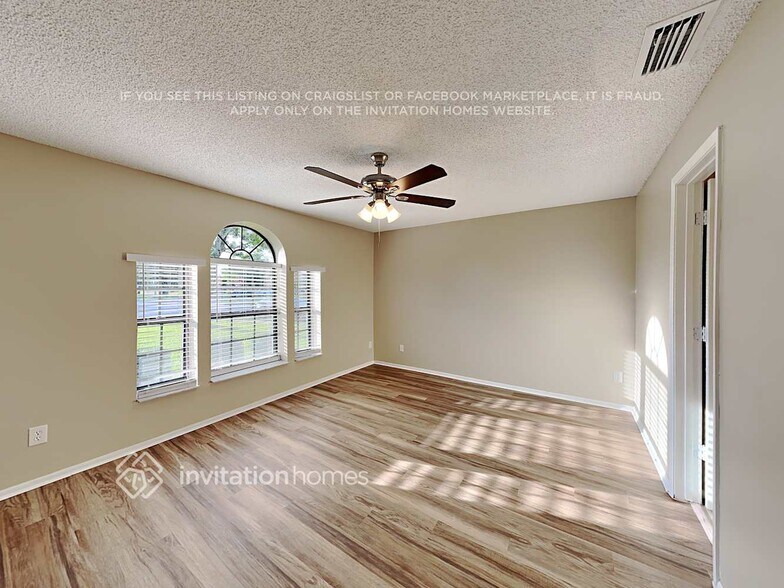Building Photo - 2206 Fairmont Cir