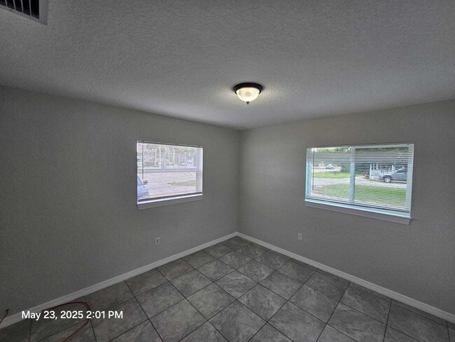 Building Photo - 4653 S 25th St