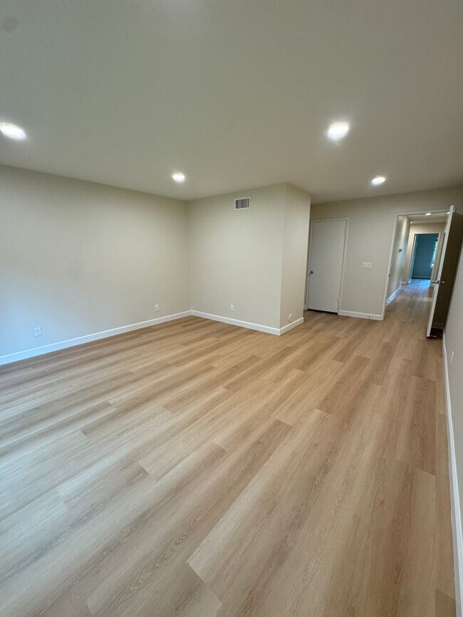 Building Photo - Renovated Home with Modern Comfort and Spacious Living