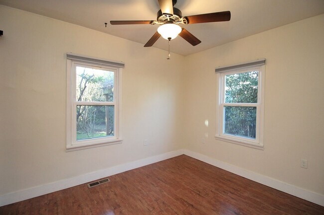 Building Photo - 1005 NE 58th Ave