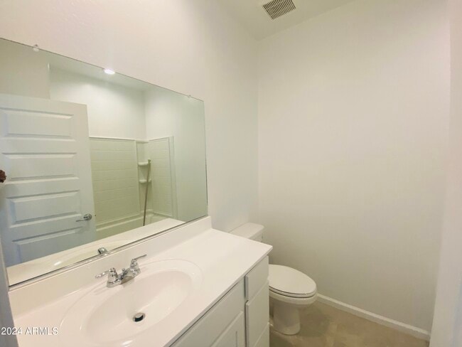 Building Photo - 5531 S 23rd Dr