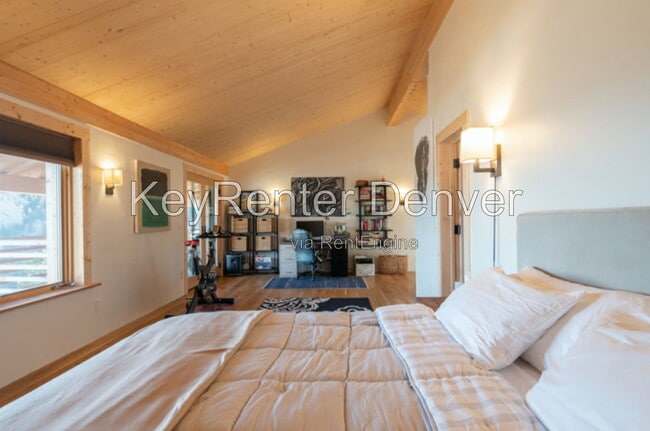 Building Photo - 9567 Ute Dr