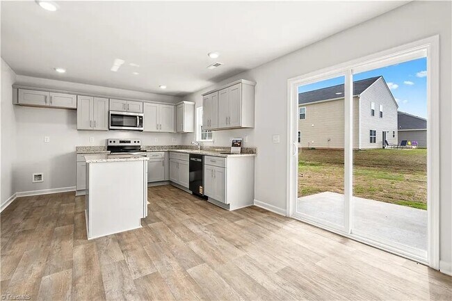 Building Photo - 304 Aspen Place Ct