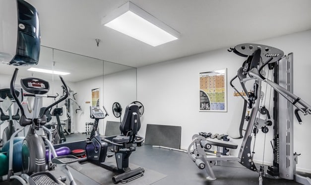 Small gym - 8530 Holloway Dr