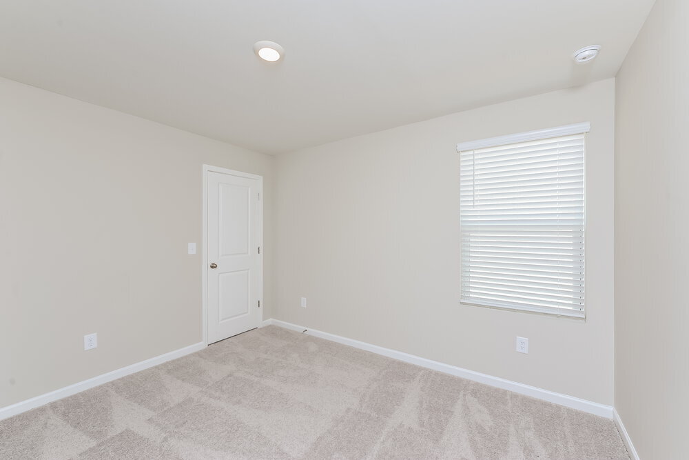 Building Photo - 198 Pond Ct