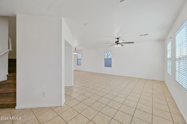 Building Photo - 2257 S Ponderosa Dr
