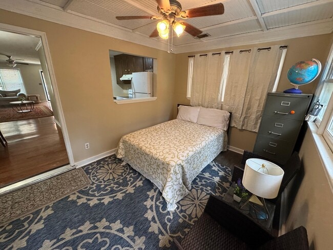 Building Photo - 113 Manor Row