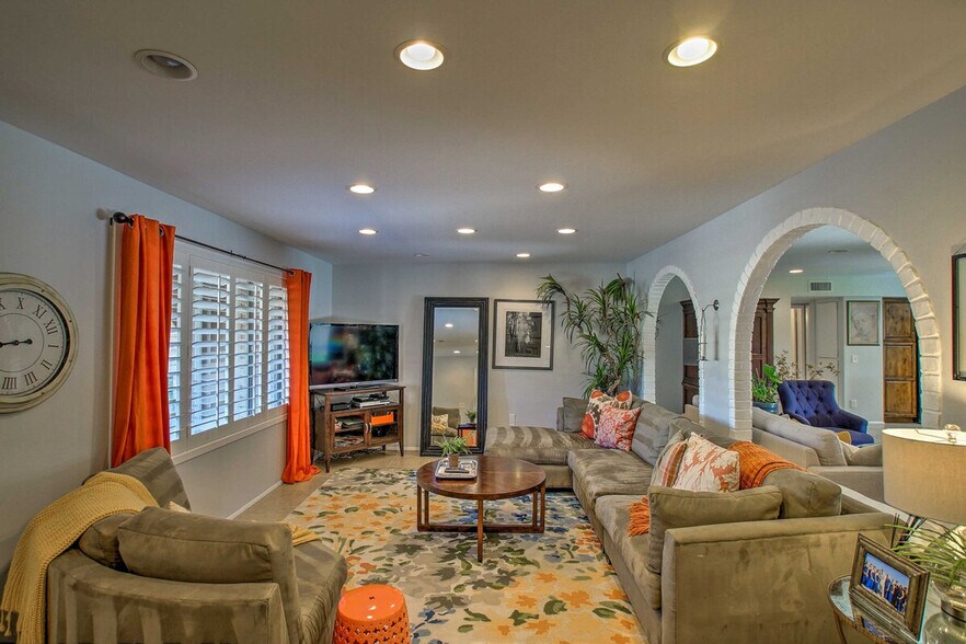 Building Photo - 8109 E Vía Sonrisa