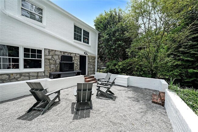 Building Photo - 167 Garden Ln