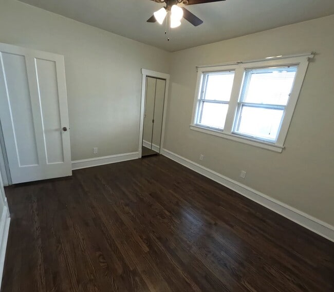 Building Photo - Beautiful Home Lowell Ave.