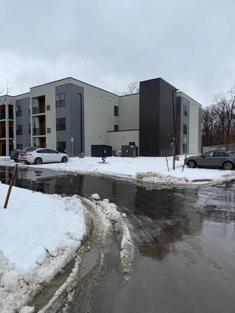 Building Photo - 2645 Burton Rd