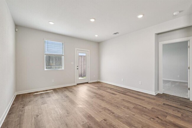 Building Photo - 113 Cutleaf Cv