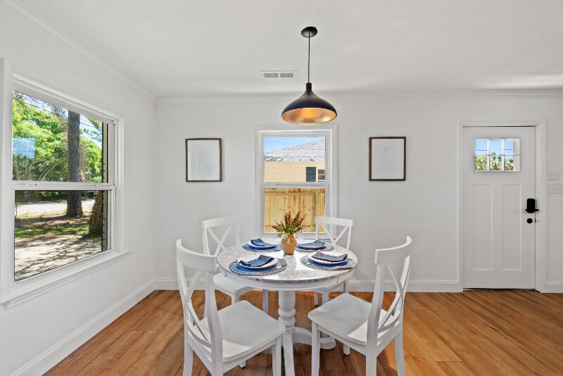 Building Photo - 405 11th St