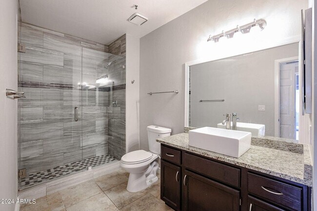 Building Photo - Resort-Style Aventura Condo