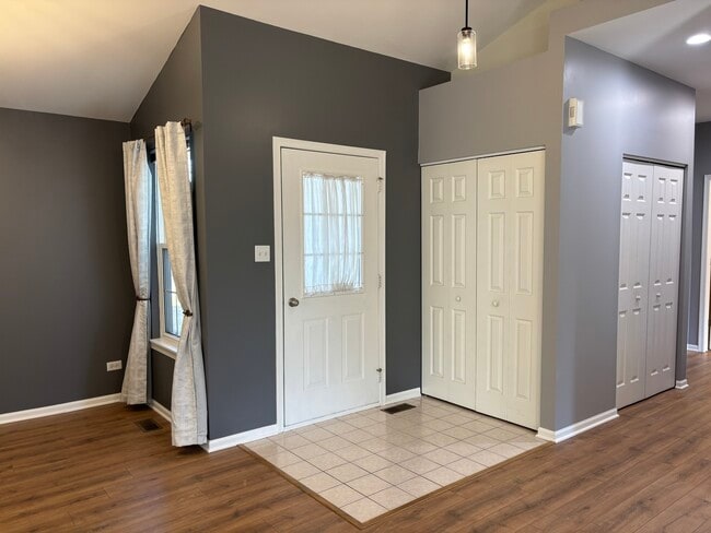 Building Photo - 1416 Finch Dr