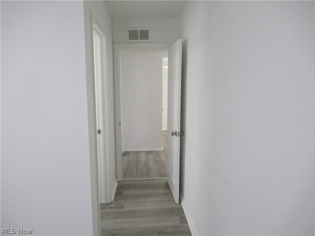 Building Photo - 1403 Dawnwood Dr