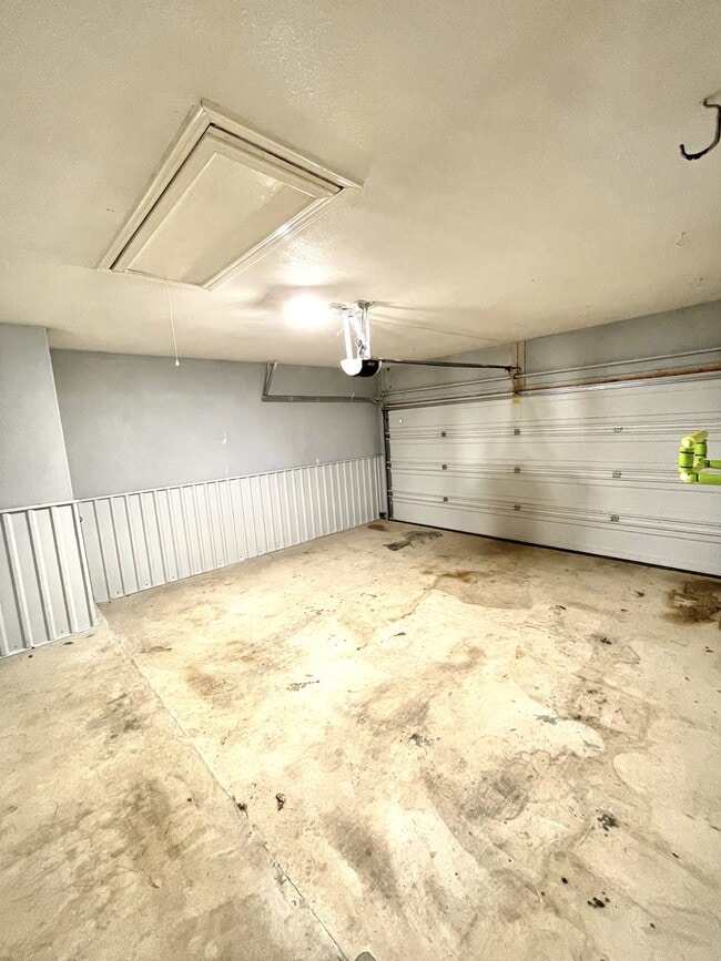 Building Photo - 659 Tom Kemp Dr