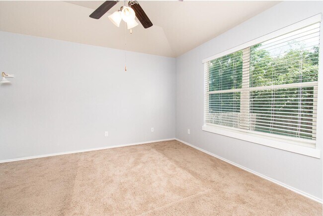 Building Photo - 4831 Rosaline Dr