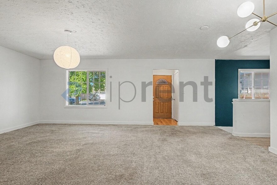 Building Photo - Unit