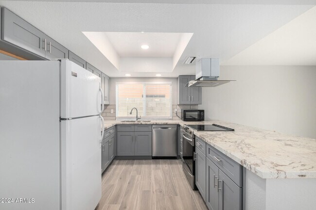 Building Photo - 7249 W Medlock Dr