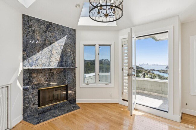 Building Photo - 95 Spring Ln