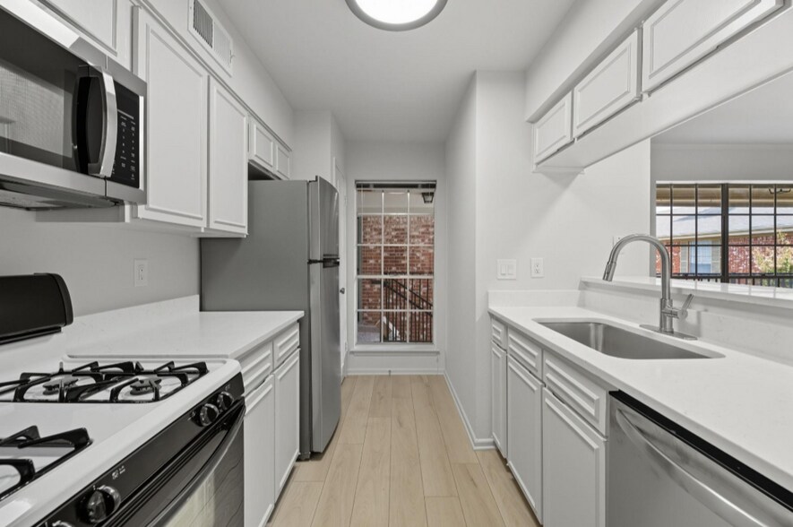 Building Photo - 7920 Rockwood Ln