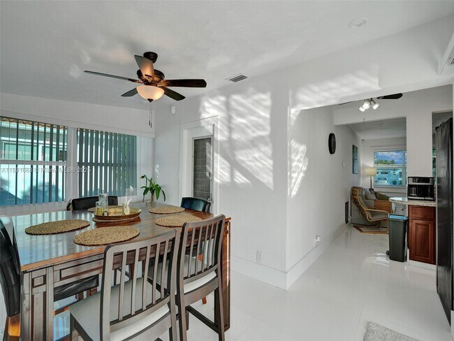 Building Photo - 1216 Guava Isle