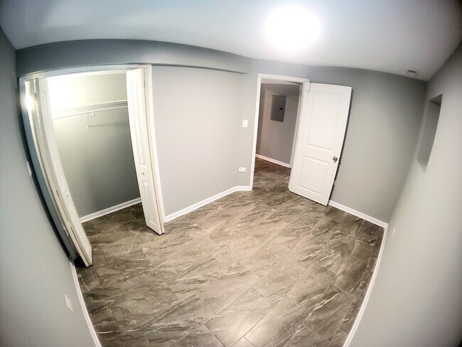 Building Photo - 5134 W Henderson St