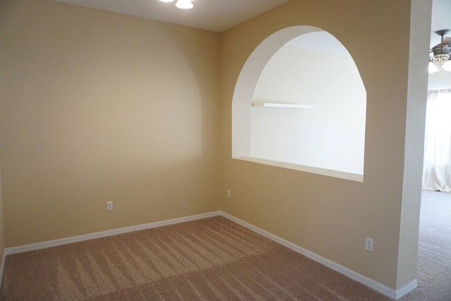 Building Photo - Townhome 2/2.5 with garage and access to Julington Creek amenities