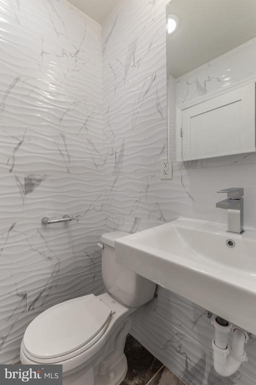Building Photo - 624 N 35th St