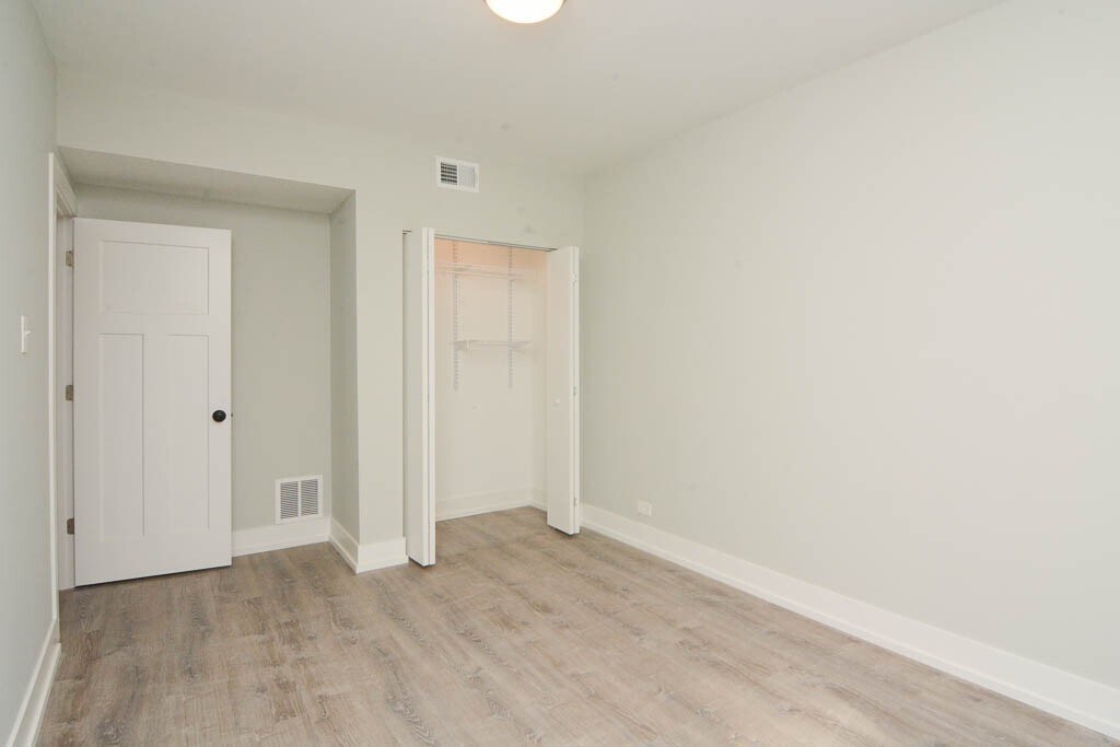 Building Photo - 1133 Maple Ave