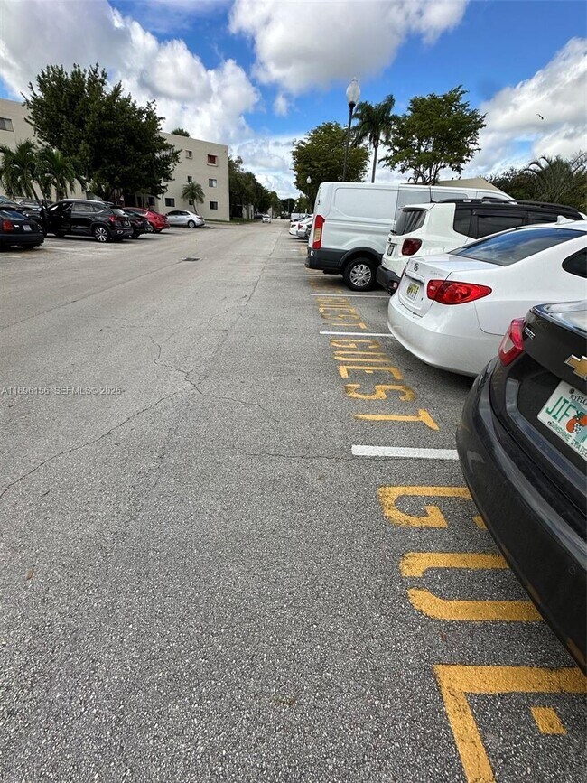 Building Photo - 8025 SW 107th Ave