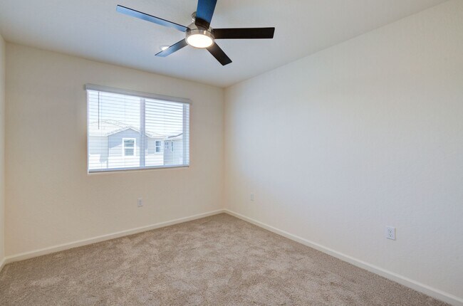 Building Photo - 1498 Vintage Ln