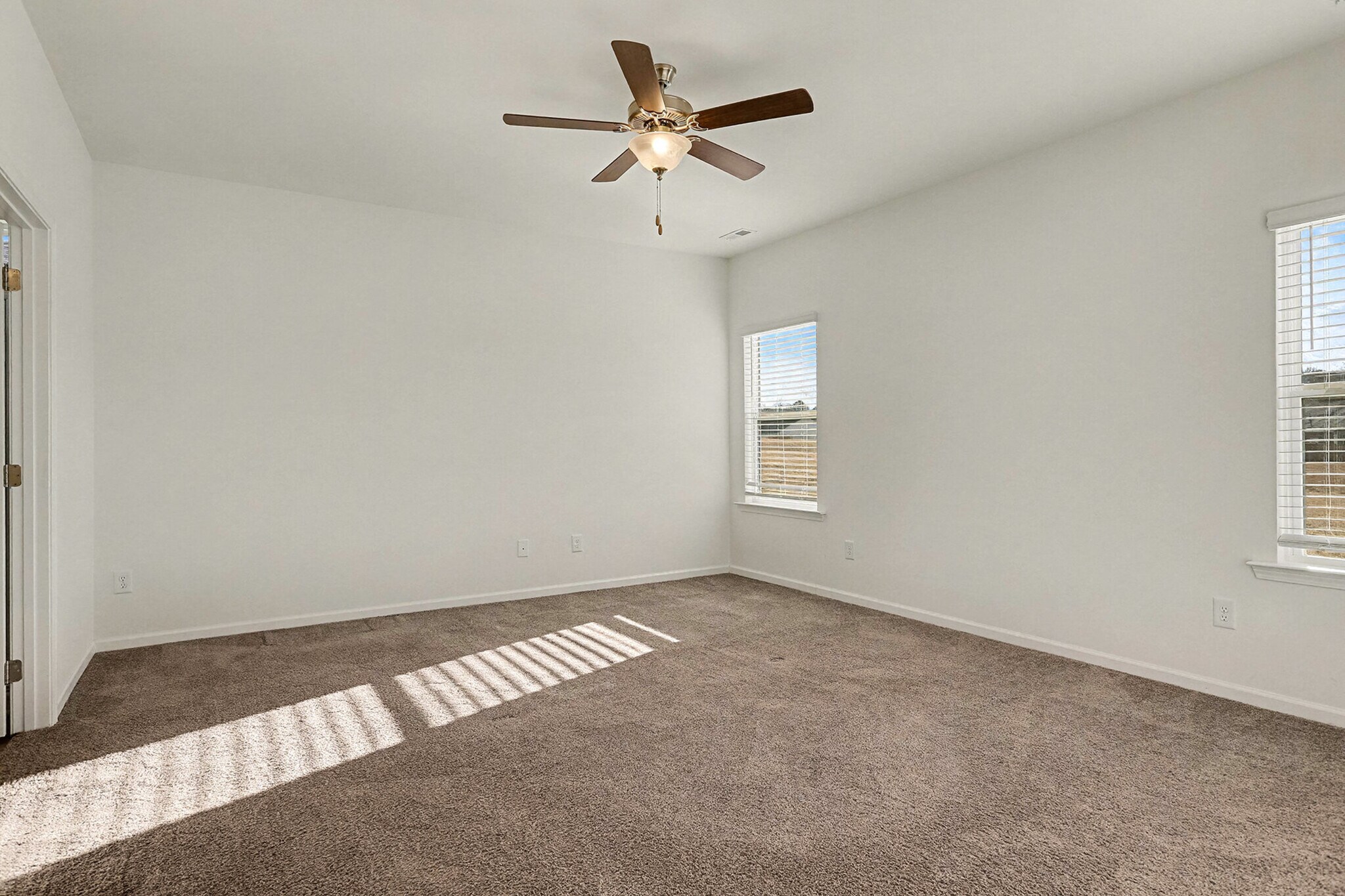 Building Photo - 103 W Tecoma Ln