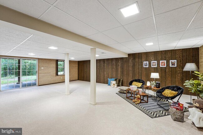 Building Photo - 5308 Hexagon Pl