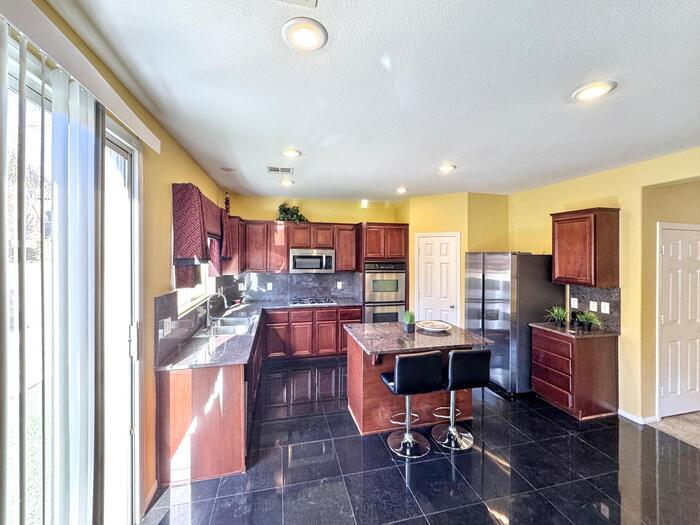 Building Photo - 6725 Yellowhammer Pl