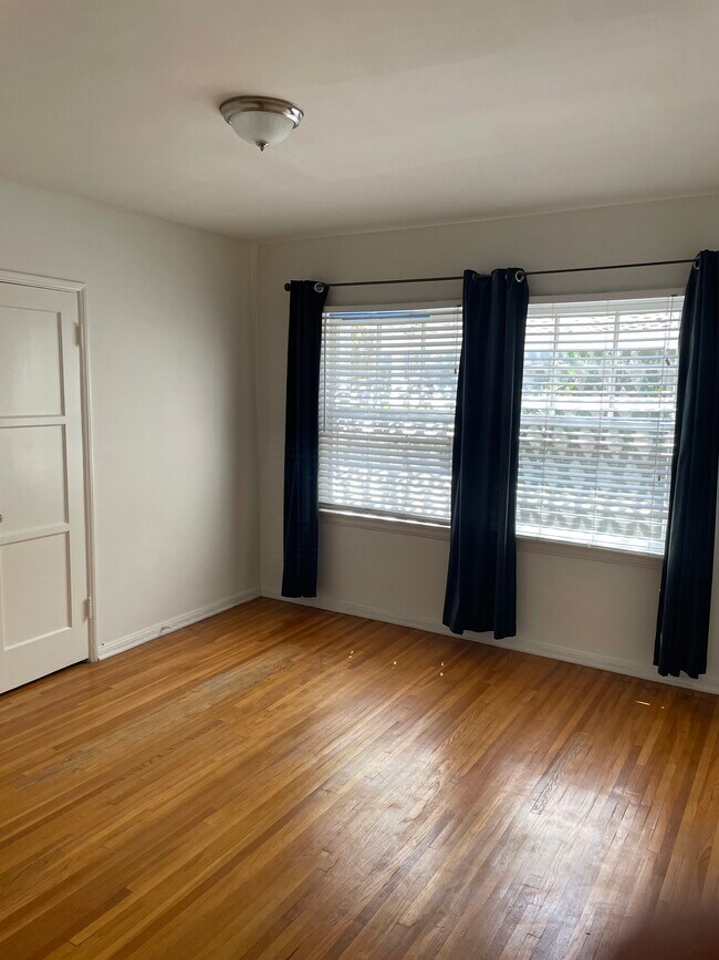 Bedroom - 10579 Ashton Ave