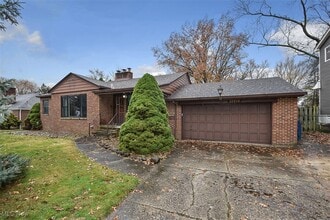 Building Photo - 21775 Hillsdale Ave