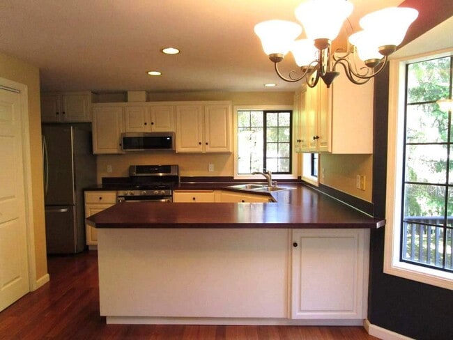 Building Photo - Charming 3 Bedroom Home in Gig Harbor
